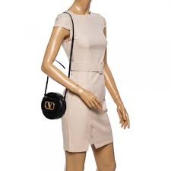 Valentino Garavani Authentic NWT VLOGO Signature Circle Crossbody Bag - Picture 2 of 5